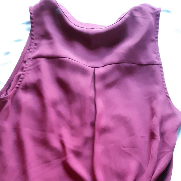Charlotte Russe Burgundy Dressy V Neck Hi Lo Top - Picture 3 of 12